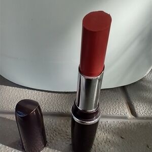 Volume xl seduction plumping lip color 220 mischie